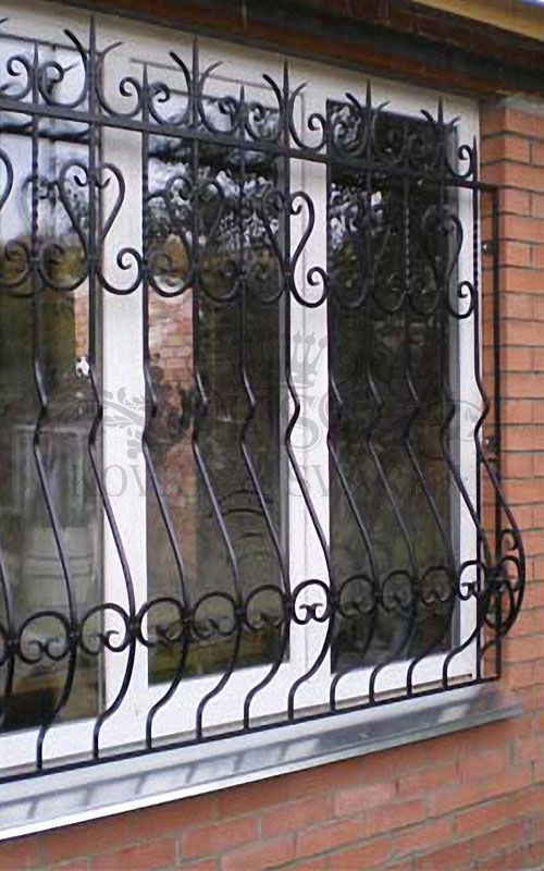 Кованые решетки на окна. Пример №15