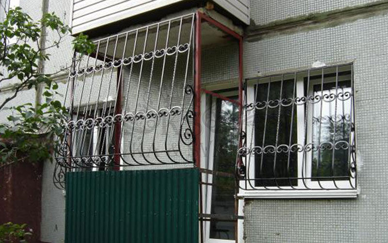 Кованые решетки на окна. Пример №6